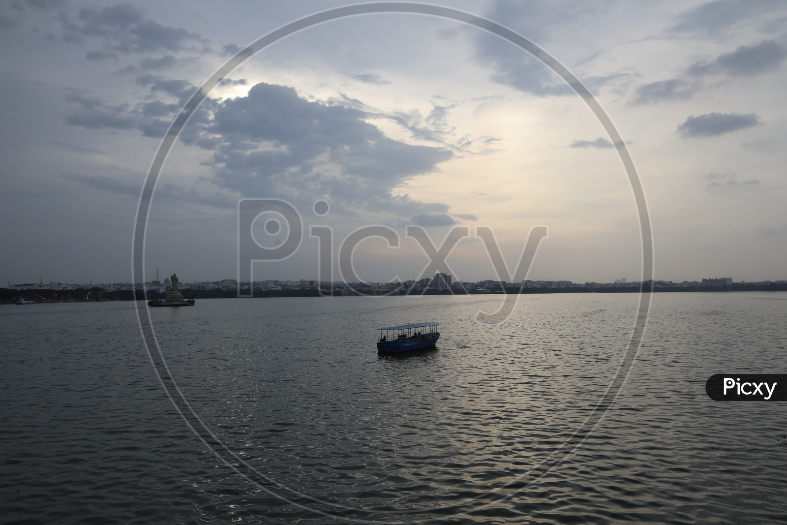 Image of Boat ride in Tank Bund Hyderabad-UB018474-Picxy