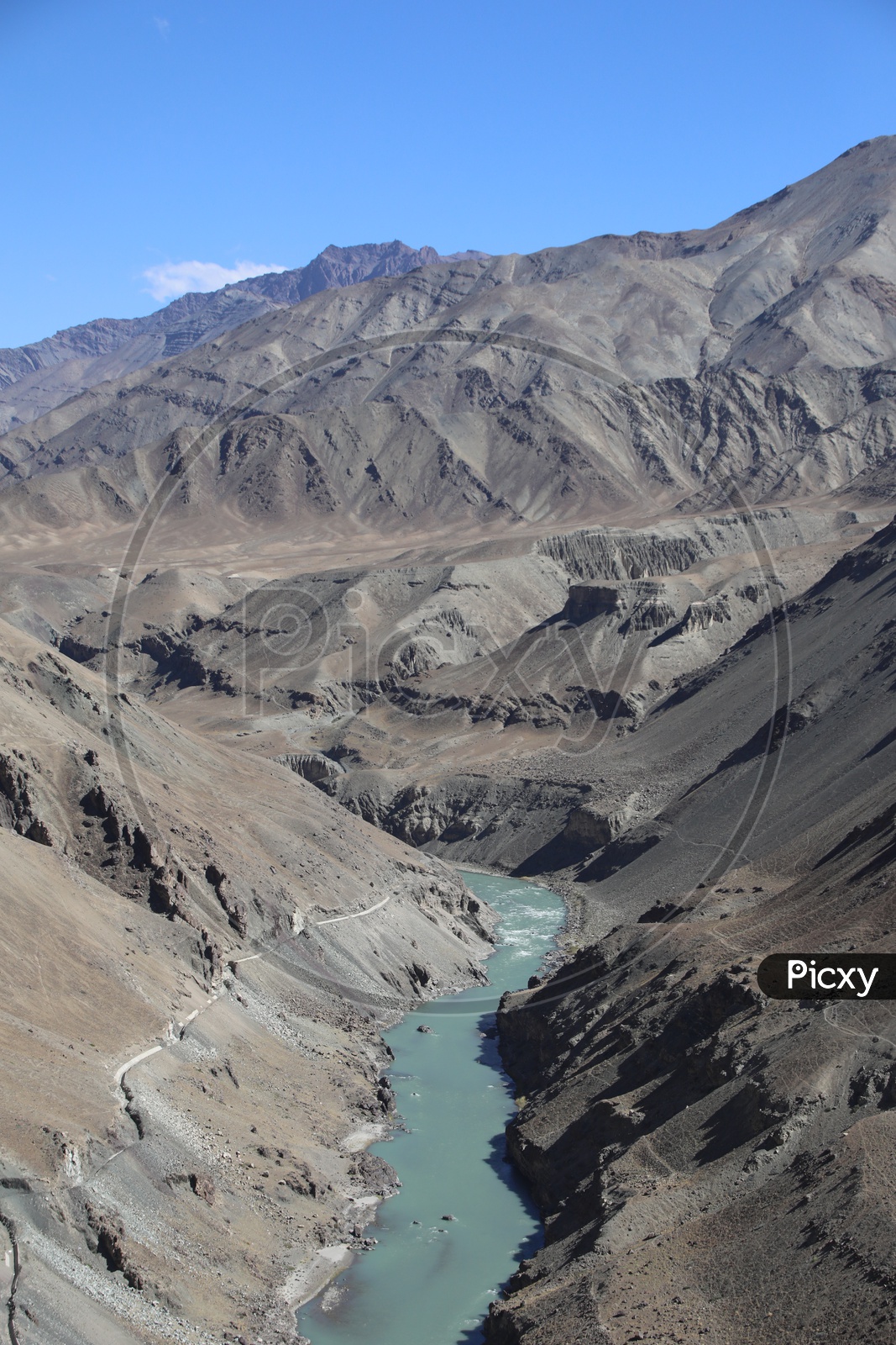 Beautiful Mountains of Leh with lake in the foreground