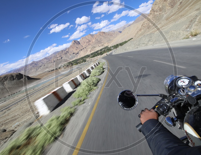 Leh roadways with beautiful Mountains in the background