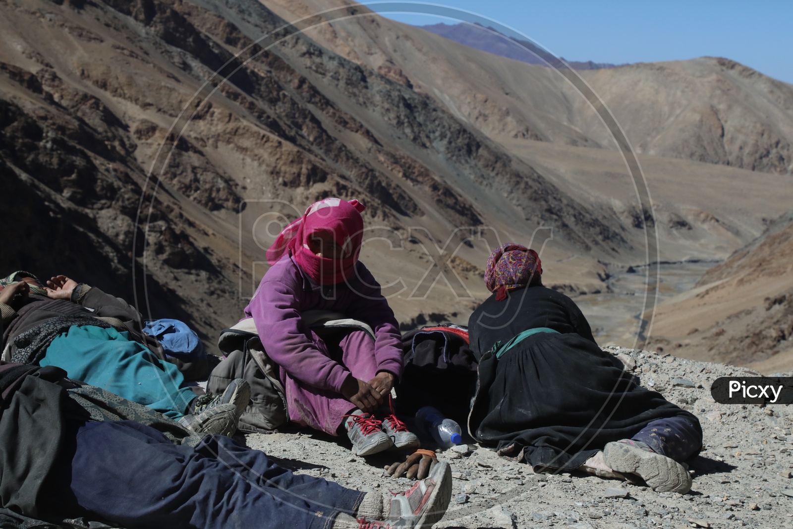 Road Construction Woman  Workers  in leh