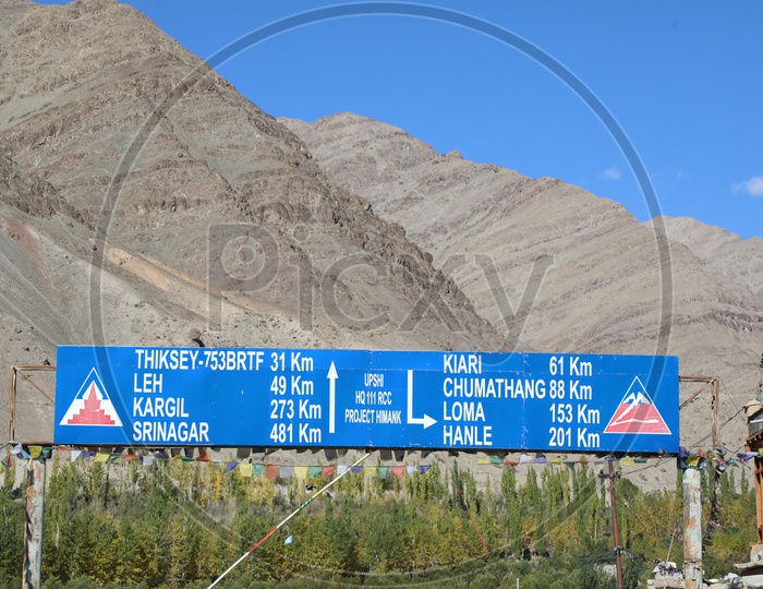 Sign Boards Of Roads in Leh