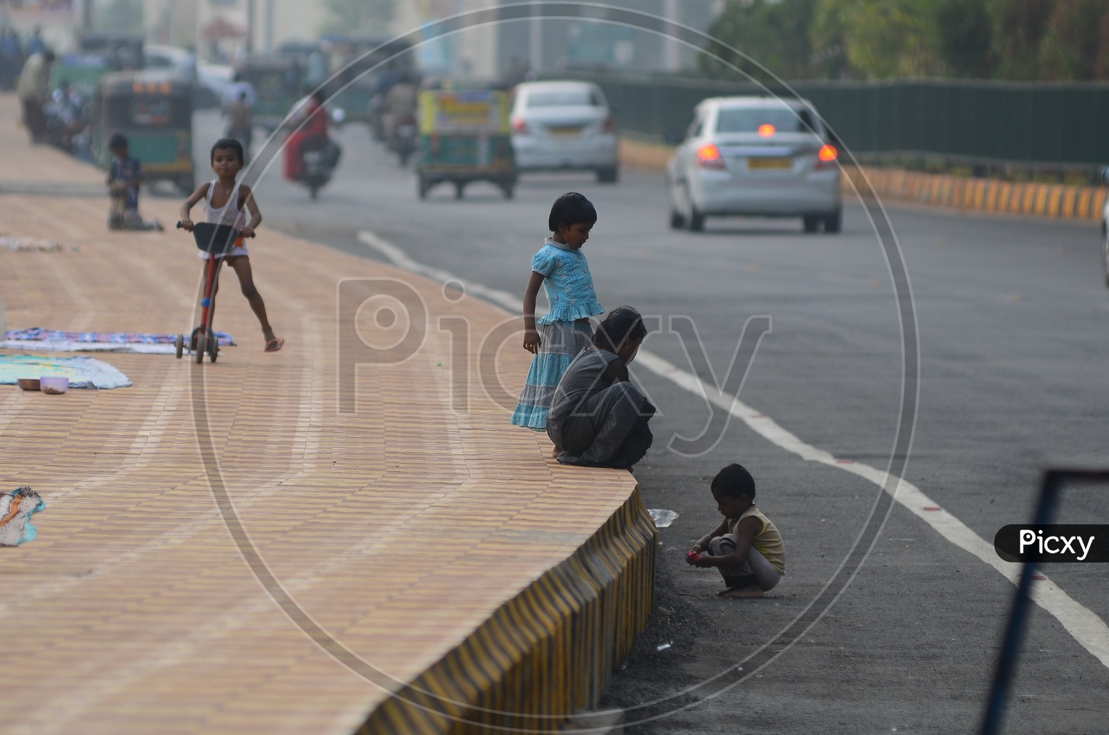 Children, footpath