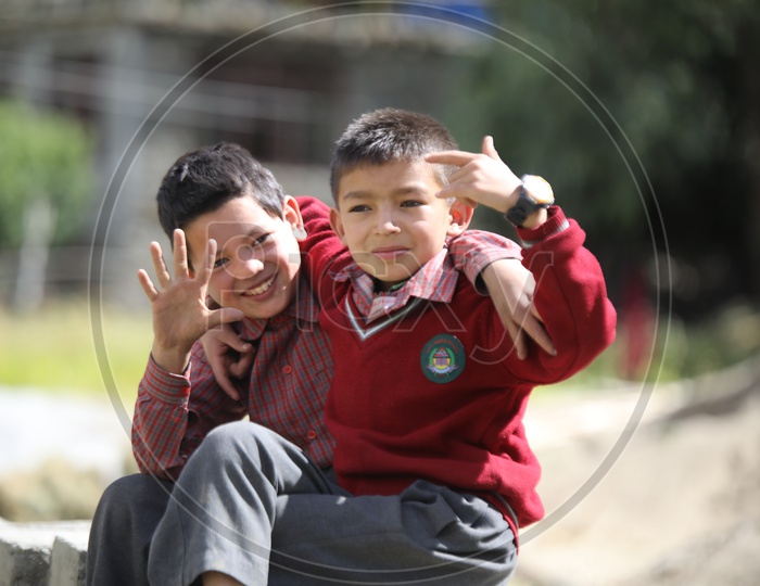school kids from leh posing towards the camera