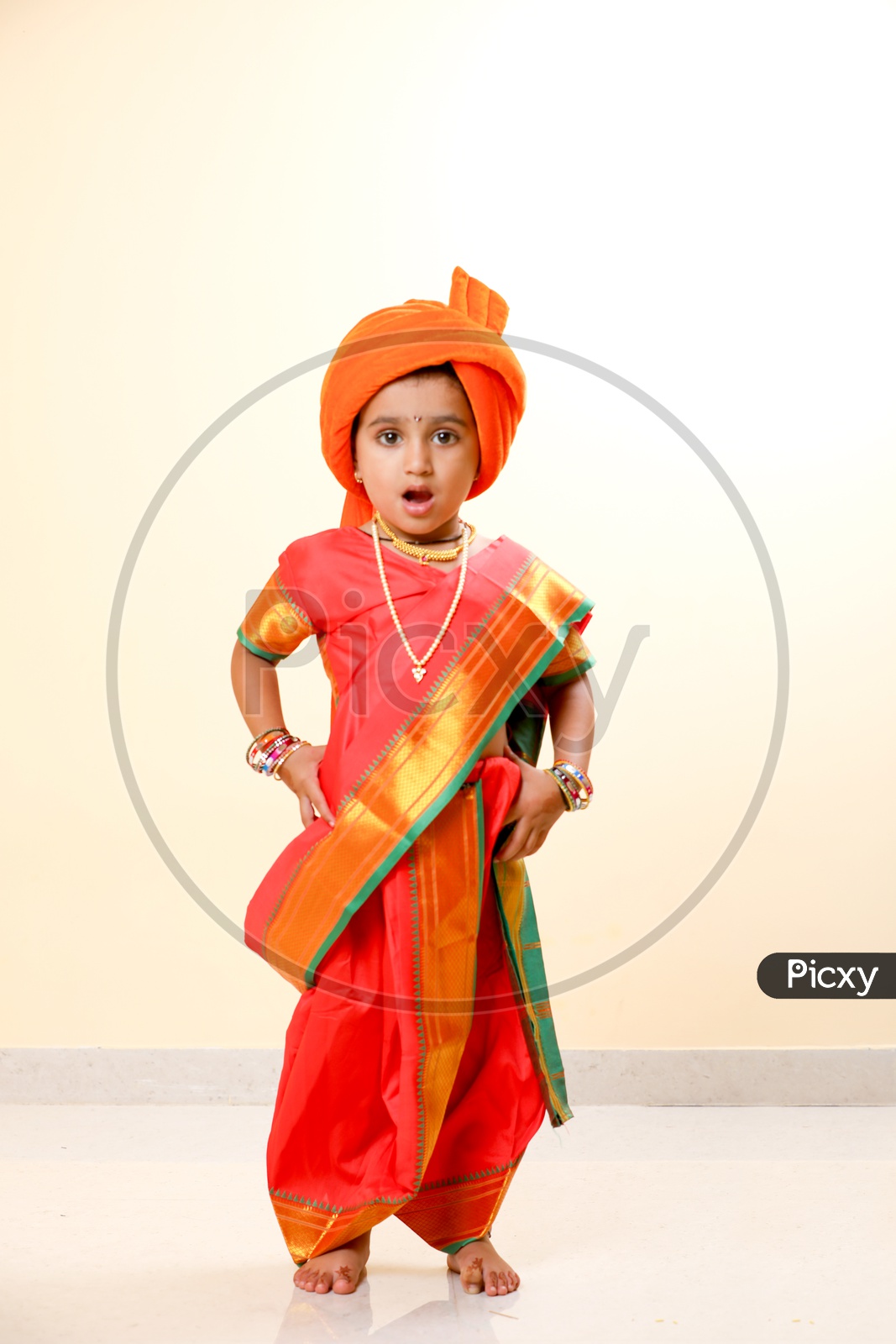 Image of Indian girl dressed in Saree as a Marathi Woman Rani ...