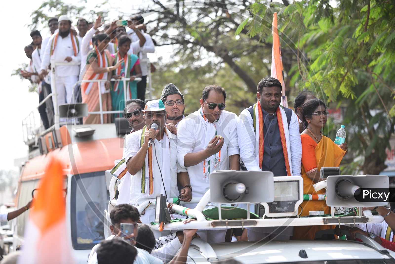 Mohammad Azharuddin  and  Rohit Reddy MLA Candidate Tandur For Peoples Front ( Mahakutami ) in a Roadshow As A Part of Election  Campaign For General Elections Telangana  2018