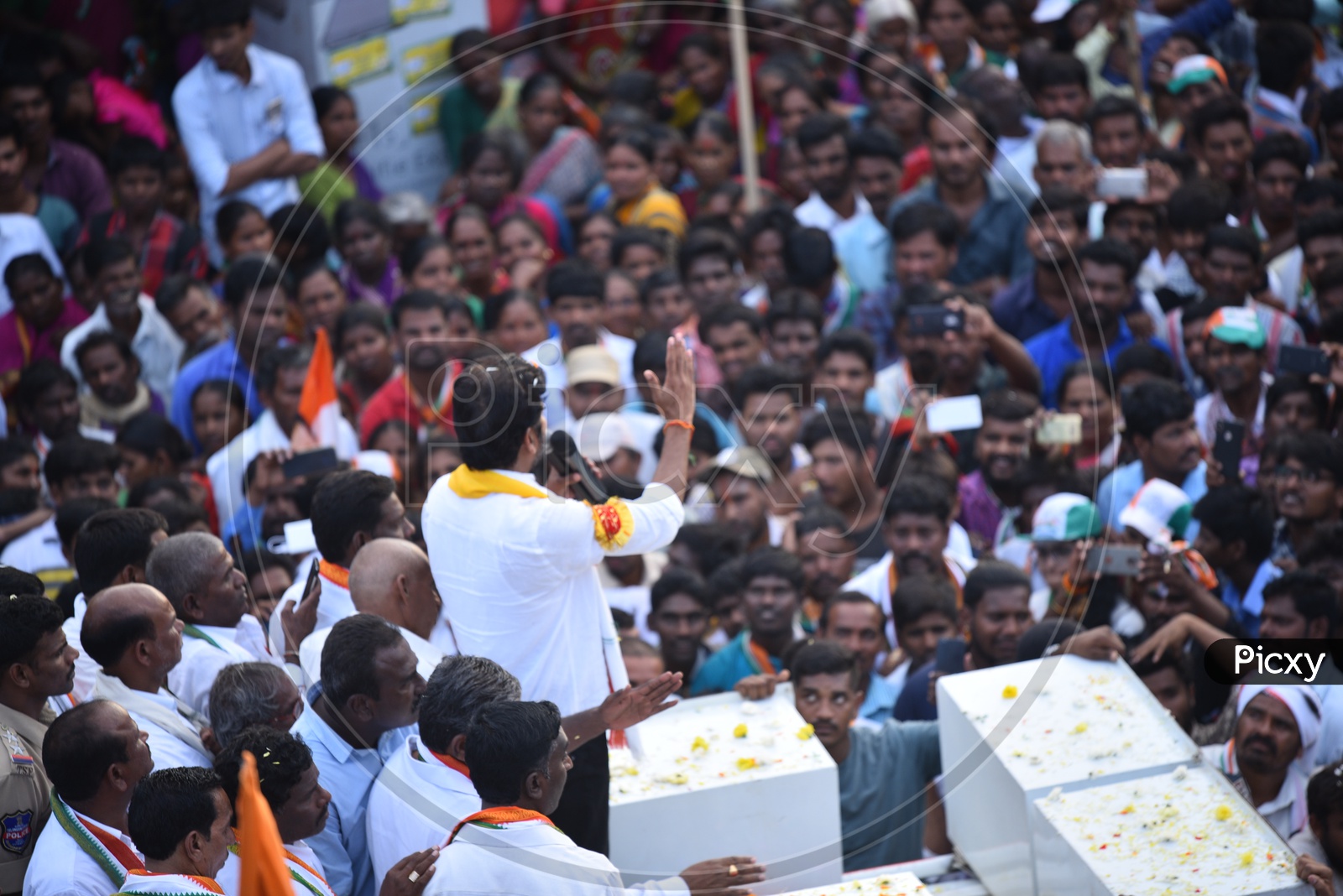 Anumula Revanth Reddy MLA Candidate from Peoples Front (Mahakutami ) For Kodangal Constituency In a Roadshow As a Part of Election Campaign For General Elections 2018