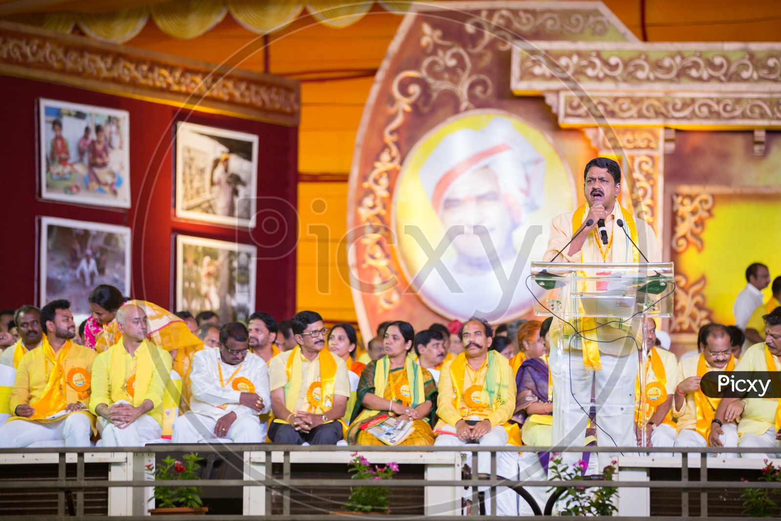 Payyavula Keshav delivering a Speech at Mahanadu.