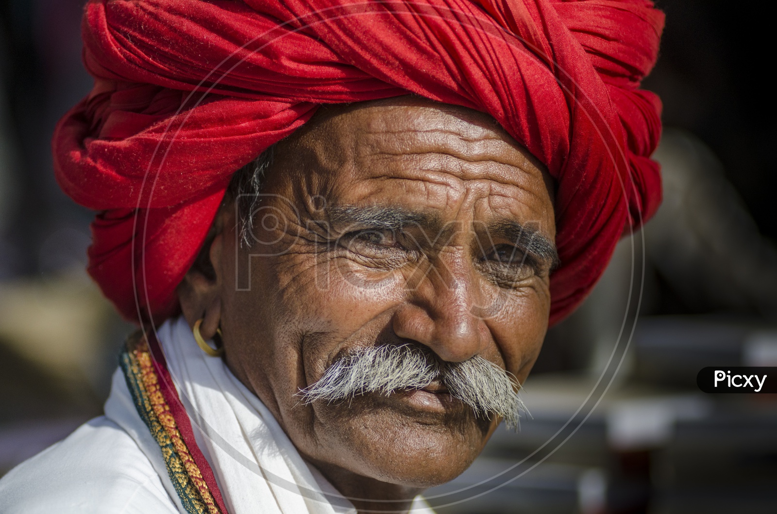 Rajasthani Man wearing Traditional Turban in Bundi, Rajasthan