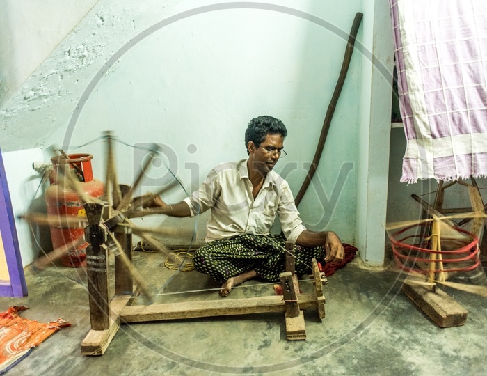 ponduru khadhi weavers