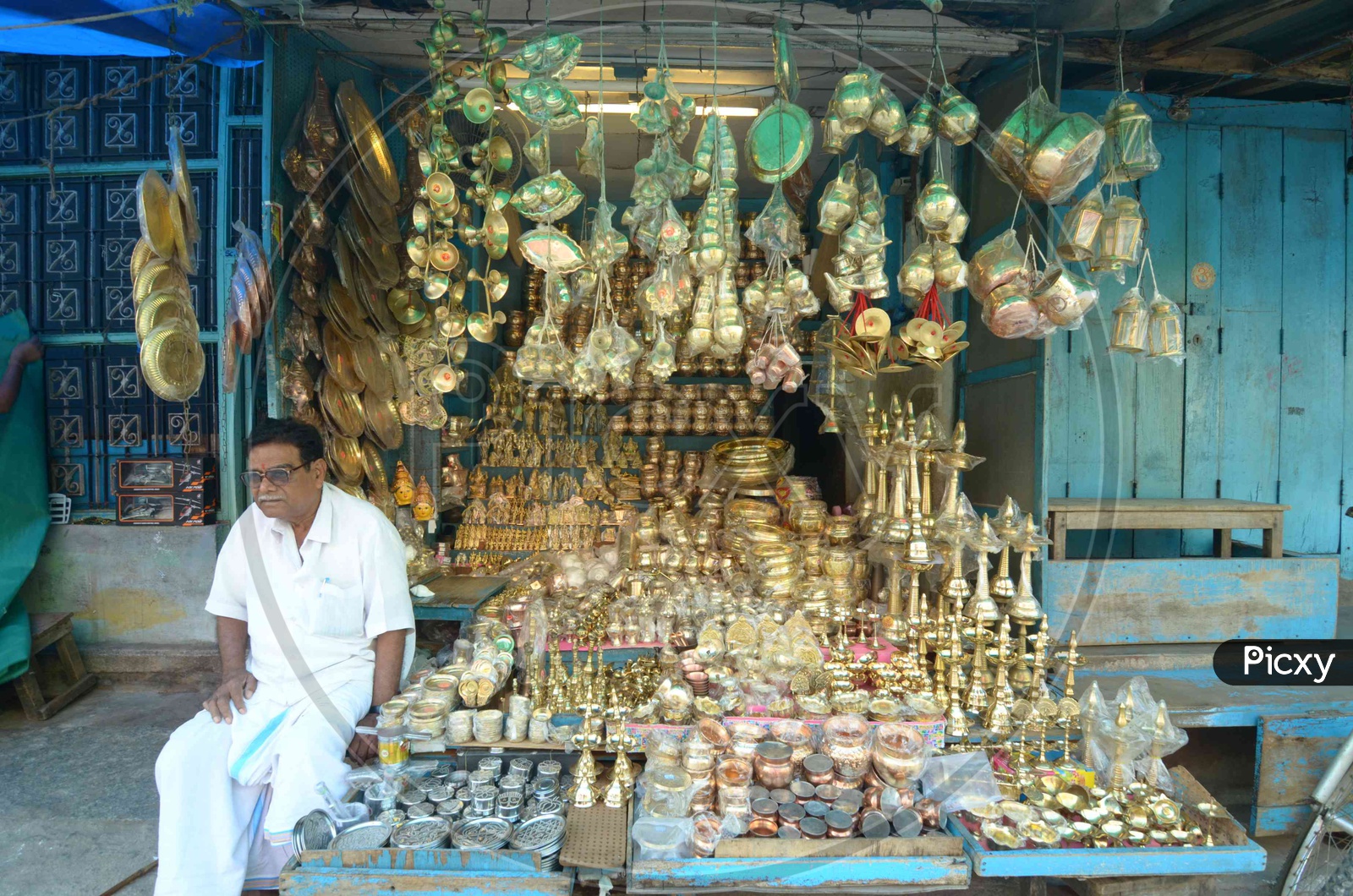 Temple Store