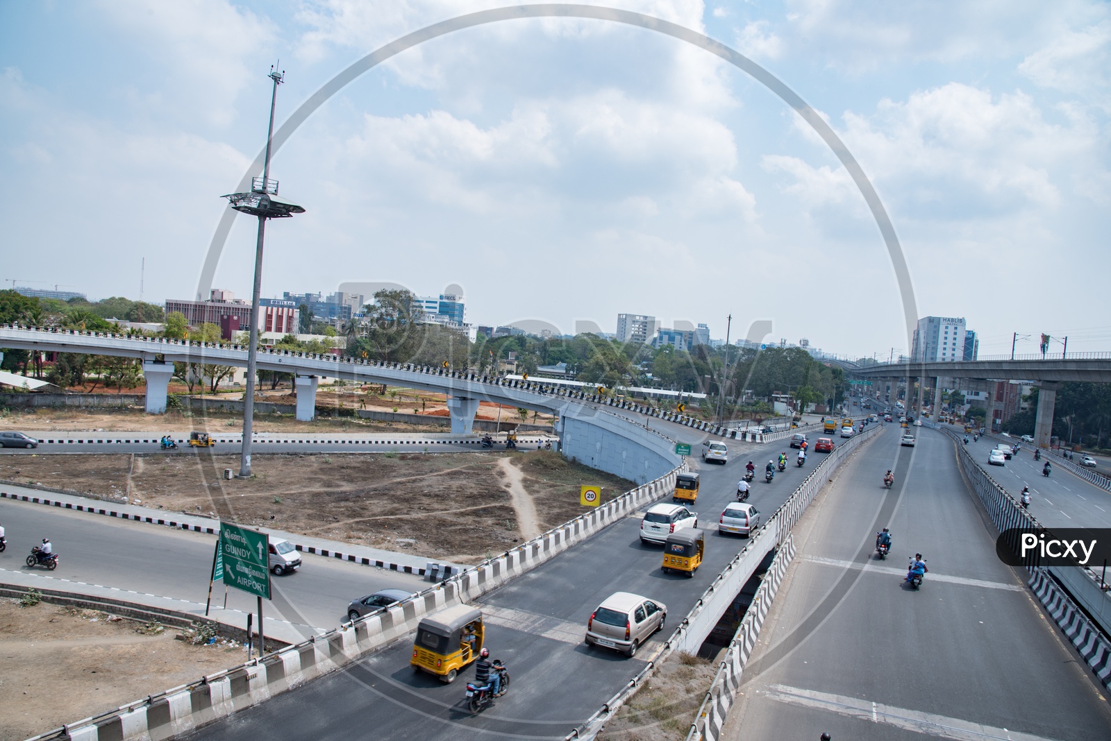 Image of thunder reflectors at Kathipara Junction,Chennai.-VK515056-Picxy