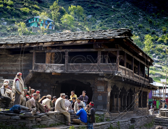People at Chandrakhani Pass Malana Village trek, Himachal Pradesh