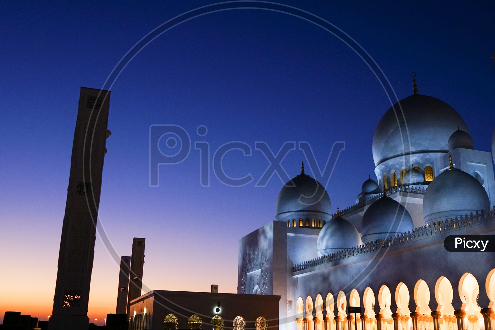 Sunset at Sheik Zayad Grand Mosque