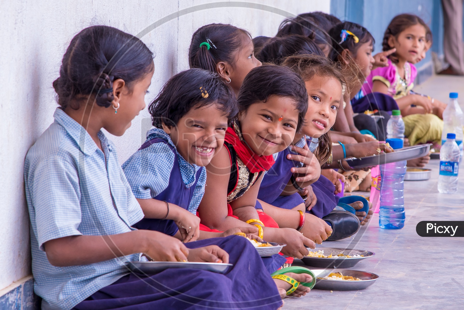 Kids served Mid Day meal at a Govt. School in Telangana