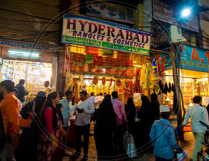 Shopping at Laad Bazaar