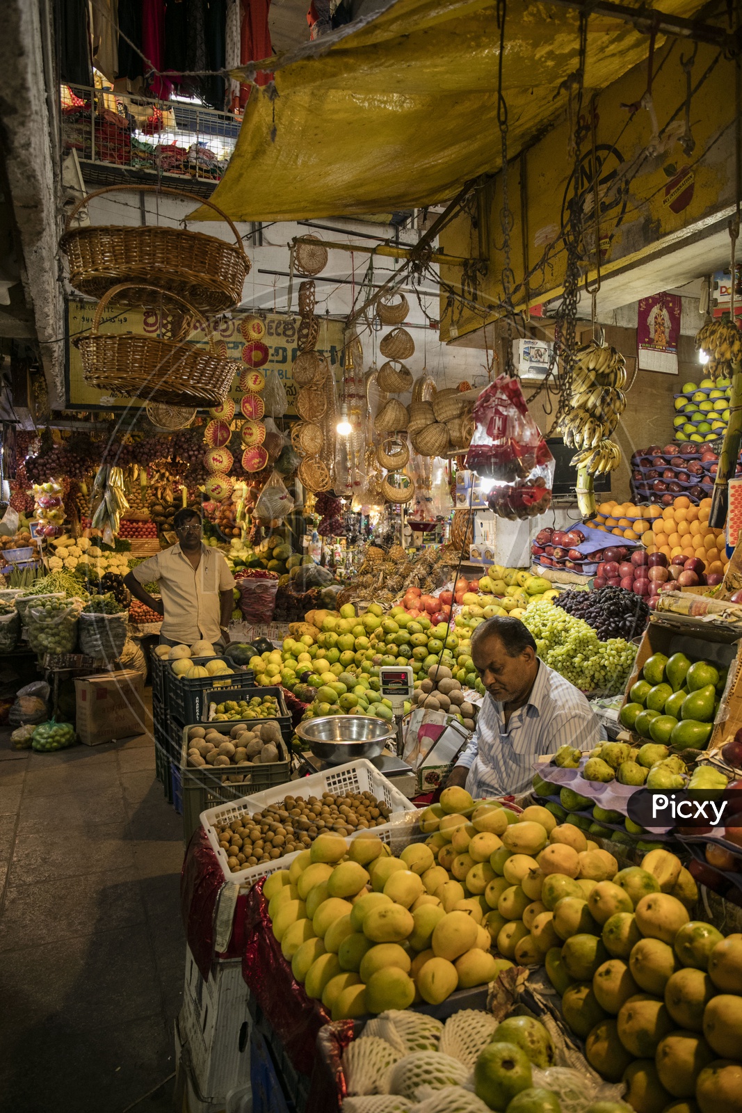 Image of fruit market, jayanagar marketKI839325Picxy