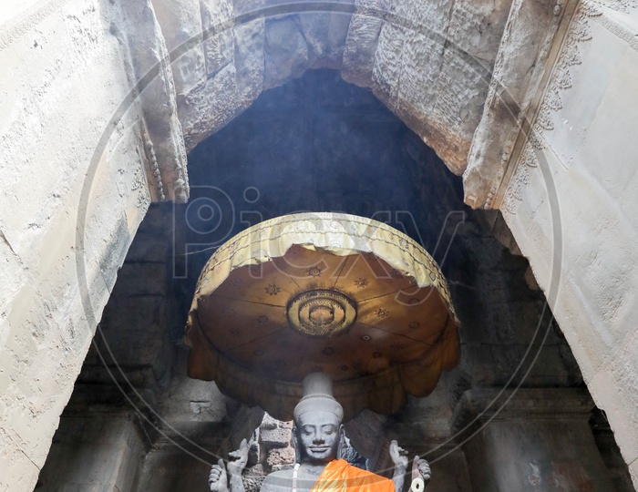 Statue of god Vishnu, Angkor Wat