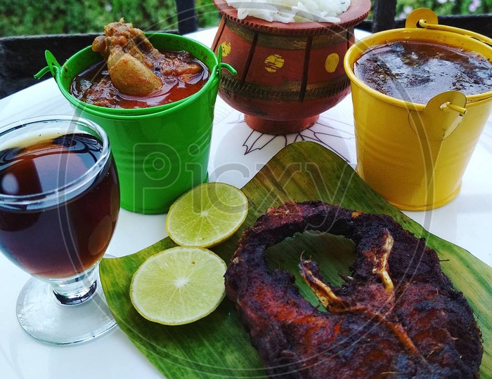 Mini Photo Platter - Fish Fry, Chicken Gravy, Rasam with Rice - Cool drink