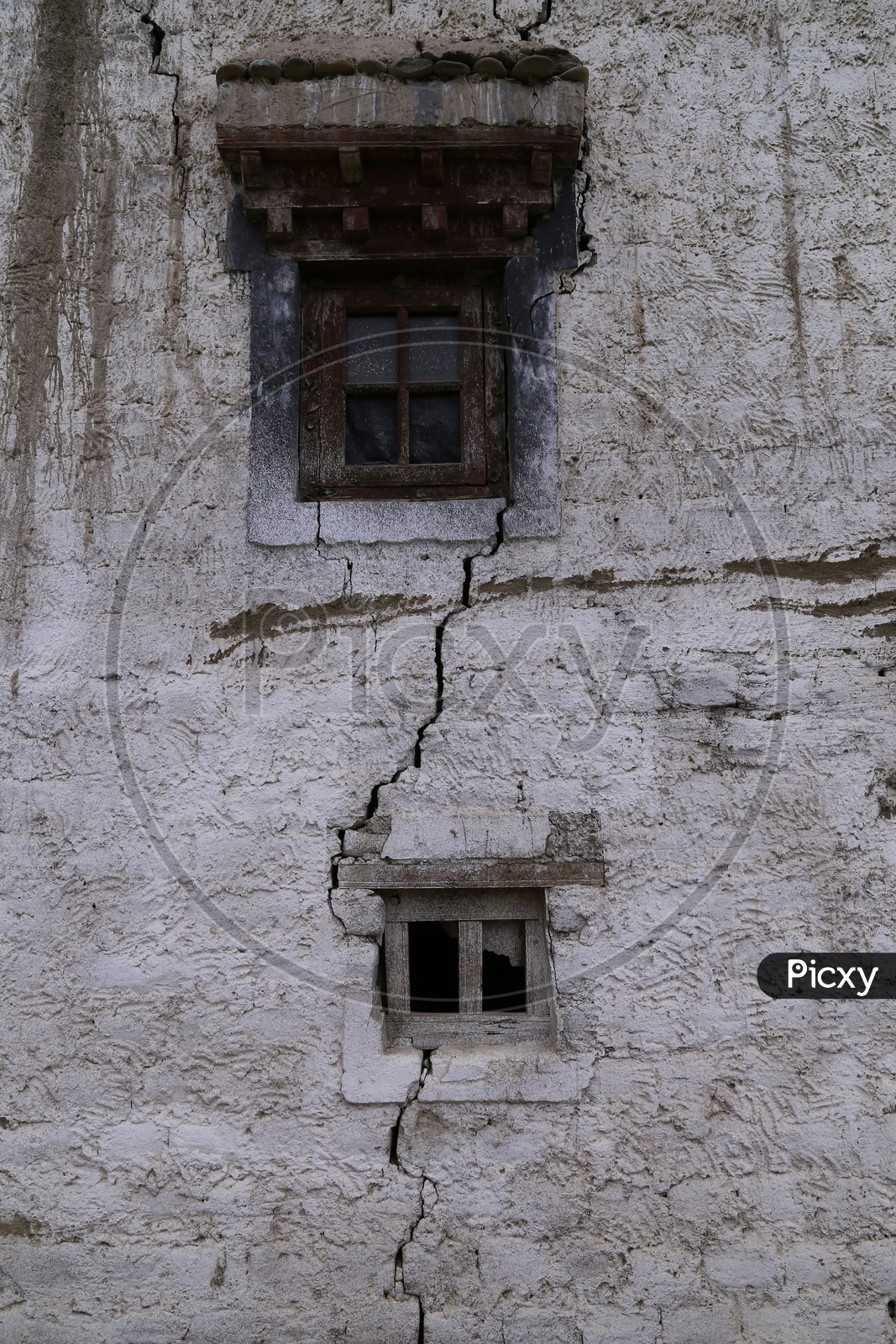 Broken Walls, Shey Monastery