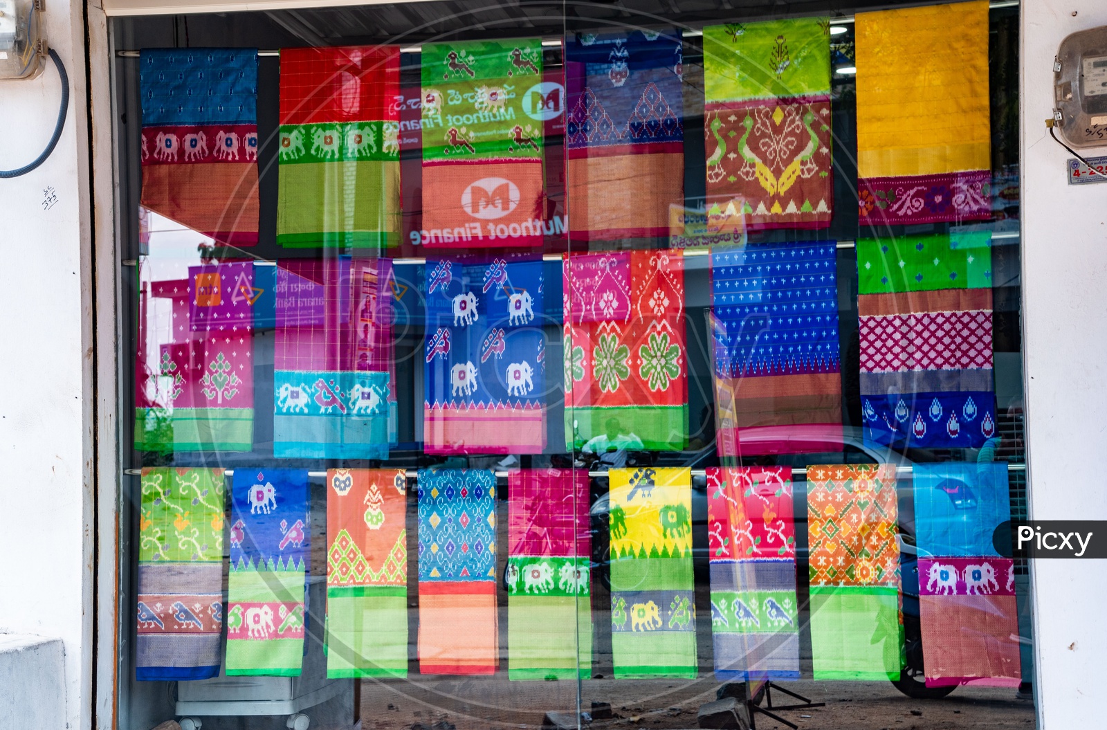 Saree stores in Bhoodan Pochampally