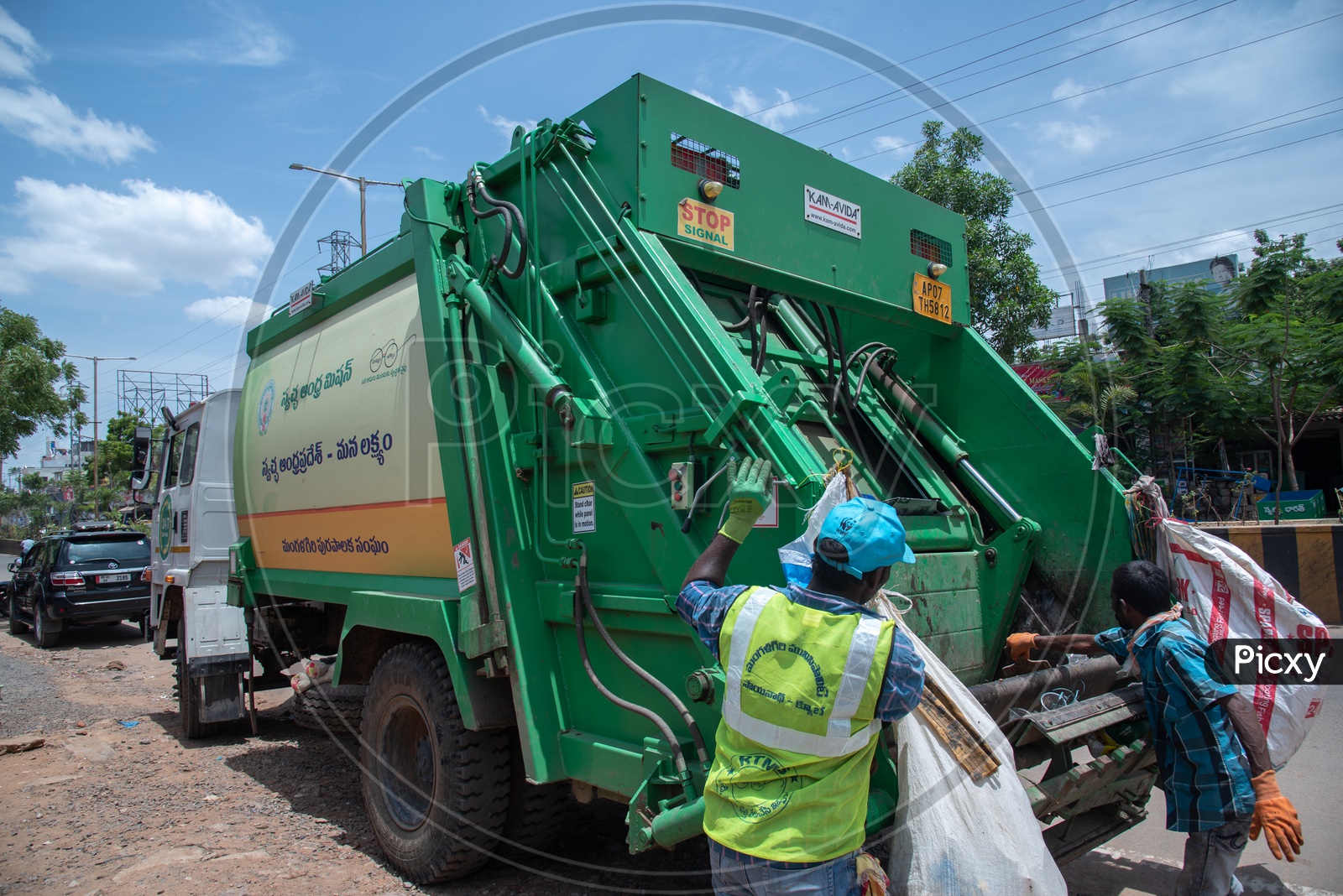 Swach Andhra Mission, Swach Bharat Cleaing vehicles in Mangalagiri