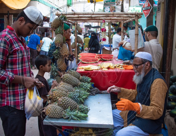 Fruit vendor at Maqta / Ramadan Fasting