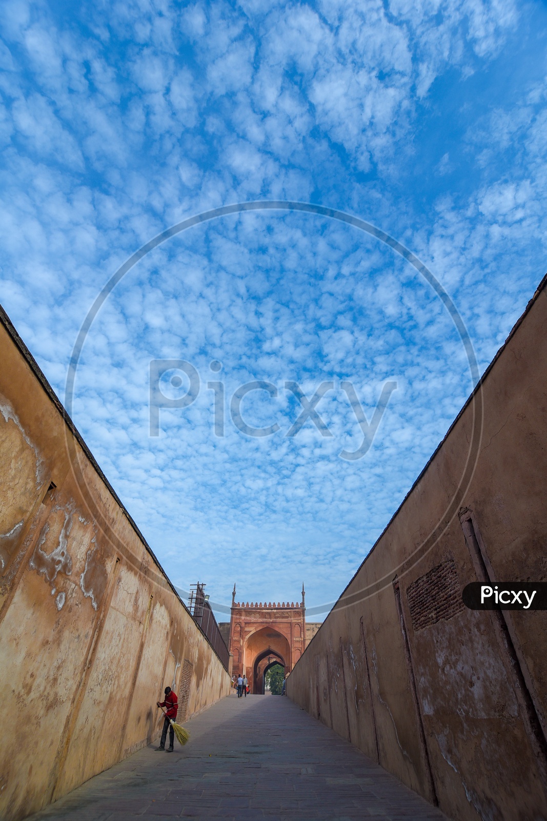 Walk way to inside of Agra Fort