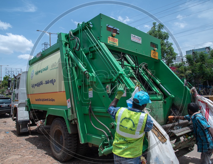 Swach Andhra Mission, Swach Bharat Cleaing vehicles in Mangalagiri