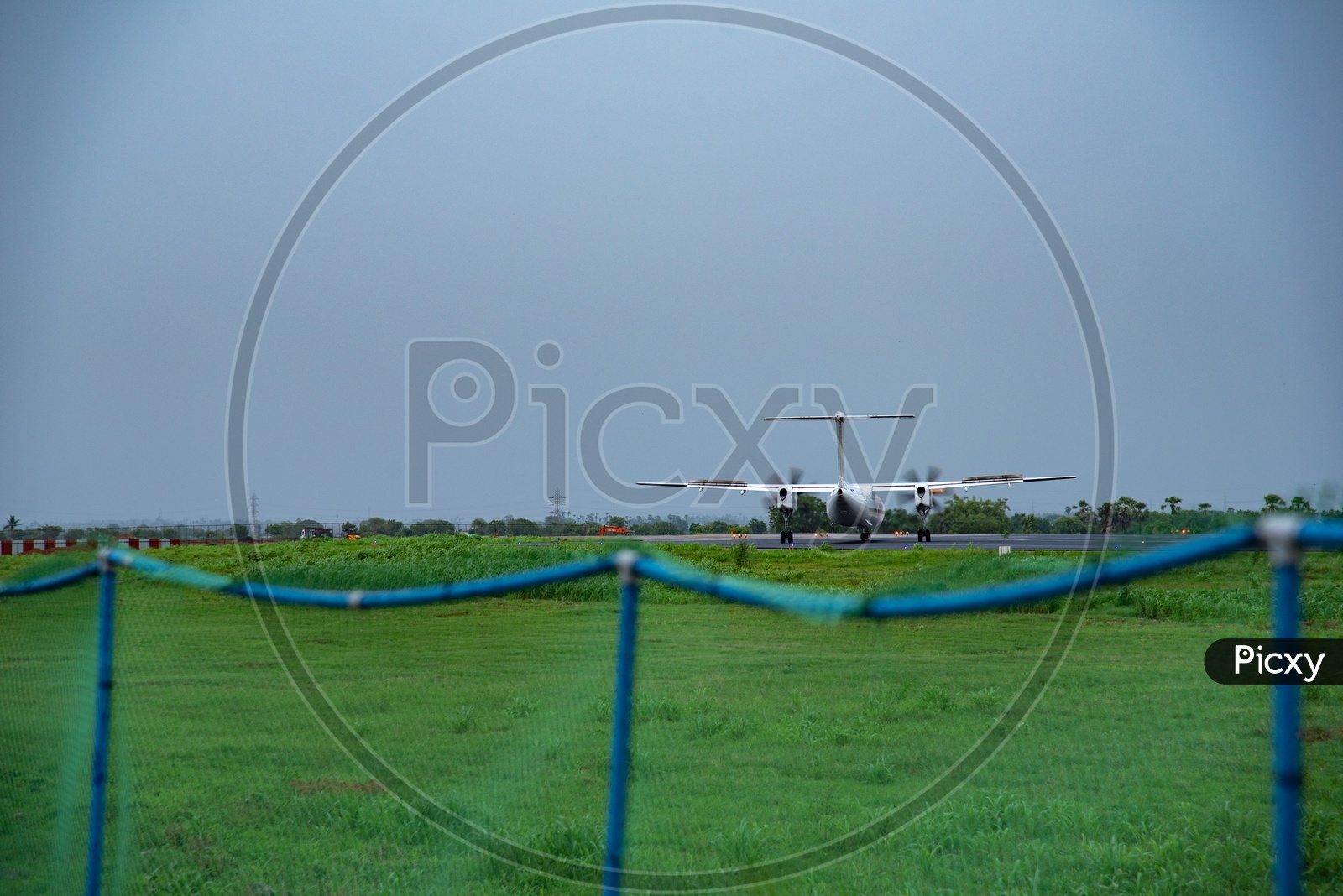 image-of-an-aeroplane-taking-position-for-a-take-off-lx157137-picxy