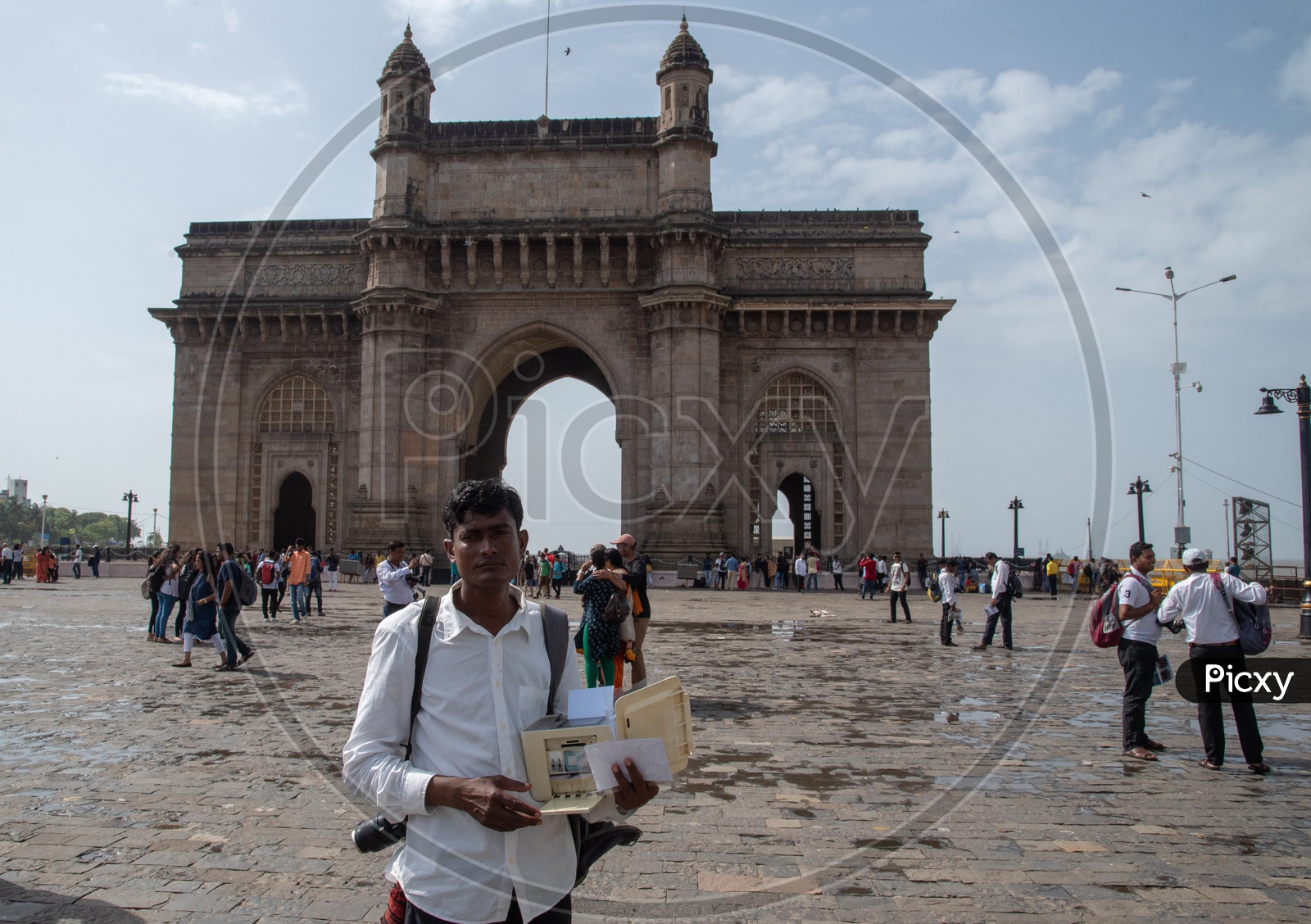 Local photographer at Gateway of India