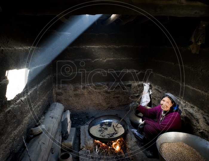 Women Cooking in Sagnam Village, Pin Valley