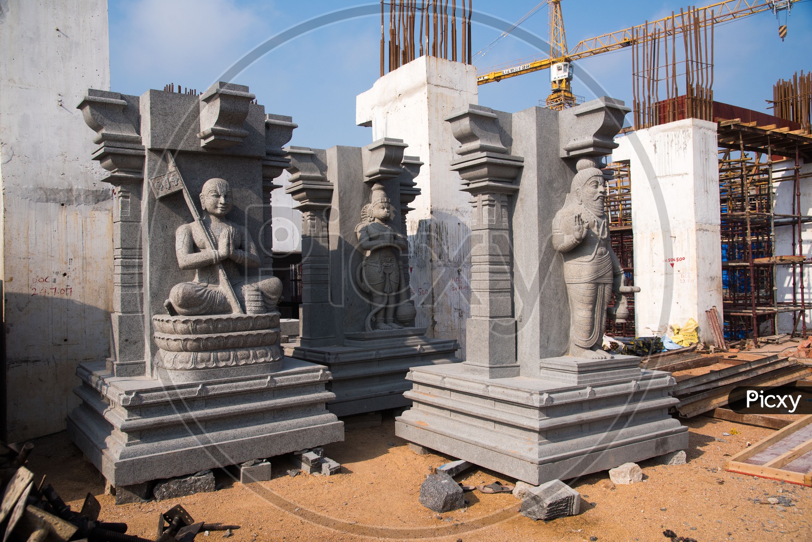 Main pillars of Yadagirigutta Temple