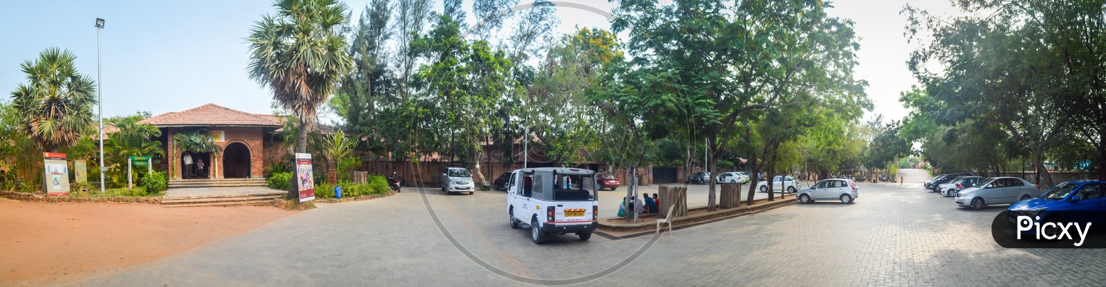 Car parking and entrance to Dakshina Chitra Museum