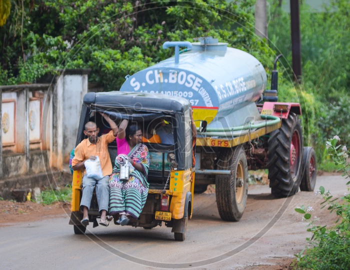 CNG Auto rickshaw commuters