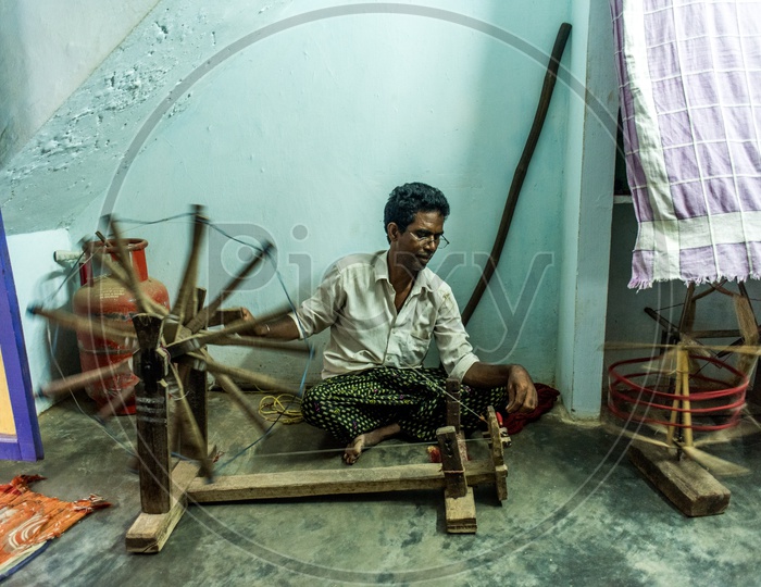 ponduru khadhi weavers