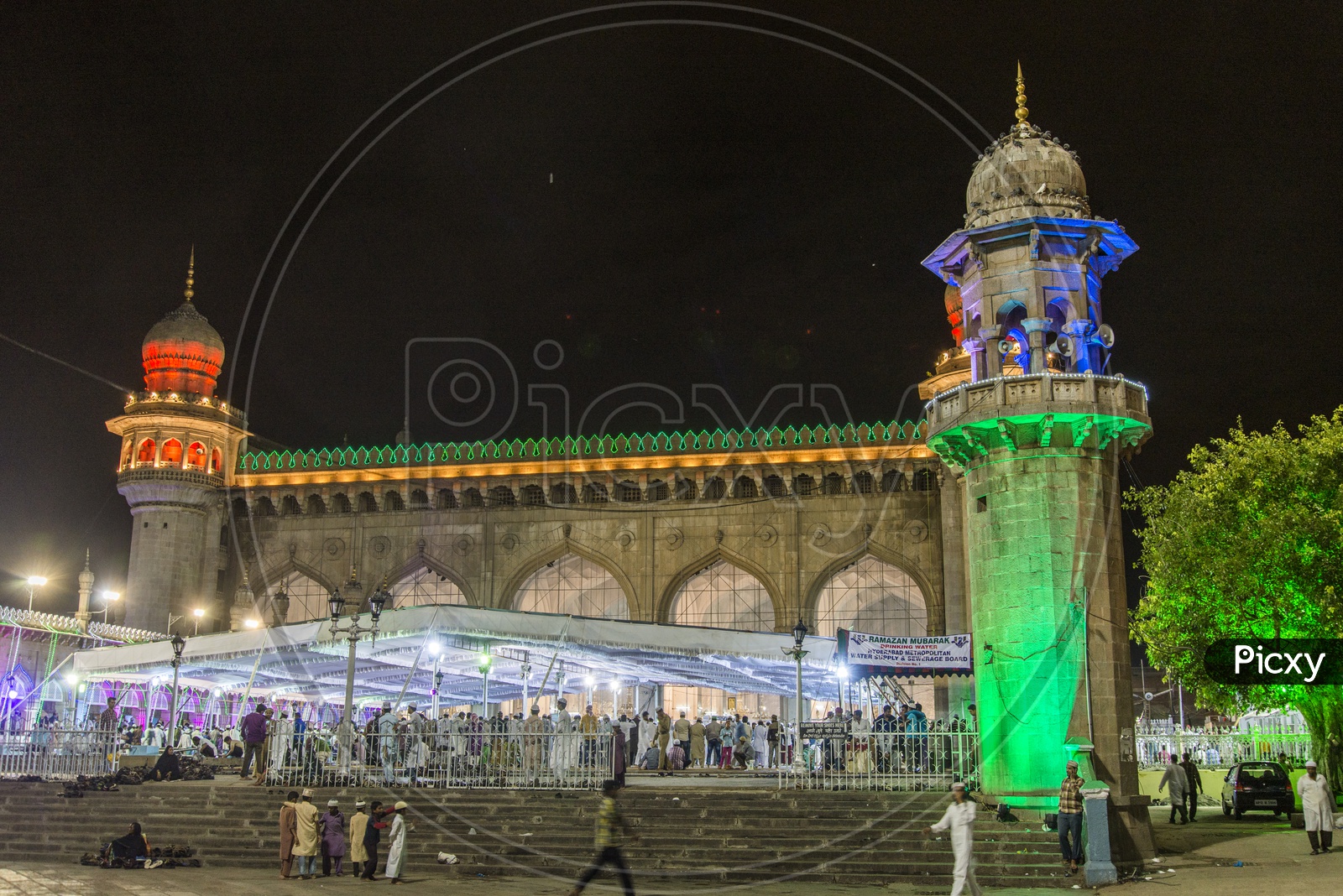 Night View of Mecca Masjid