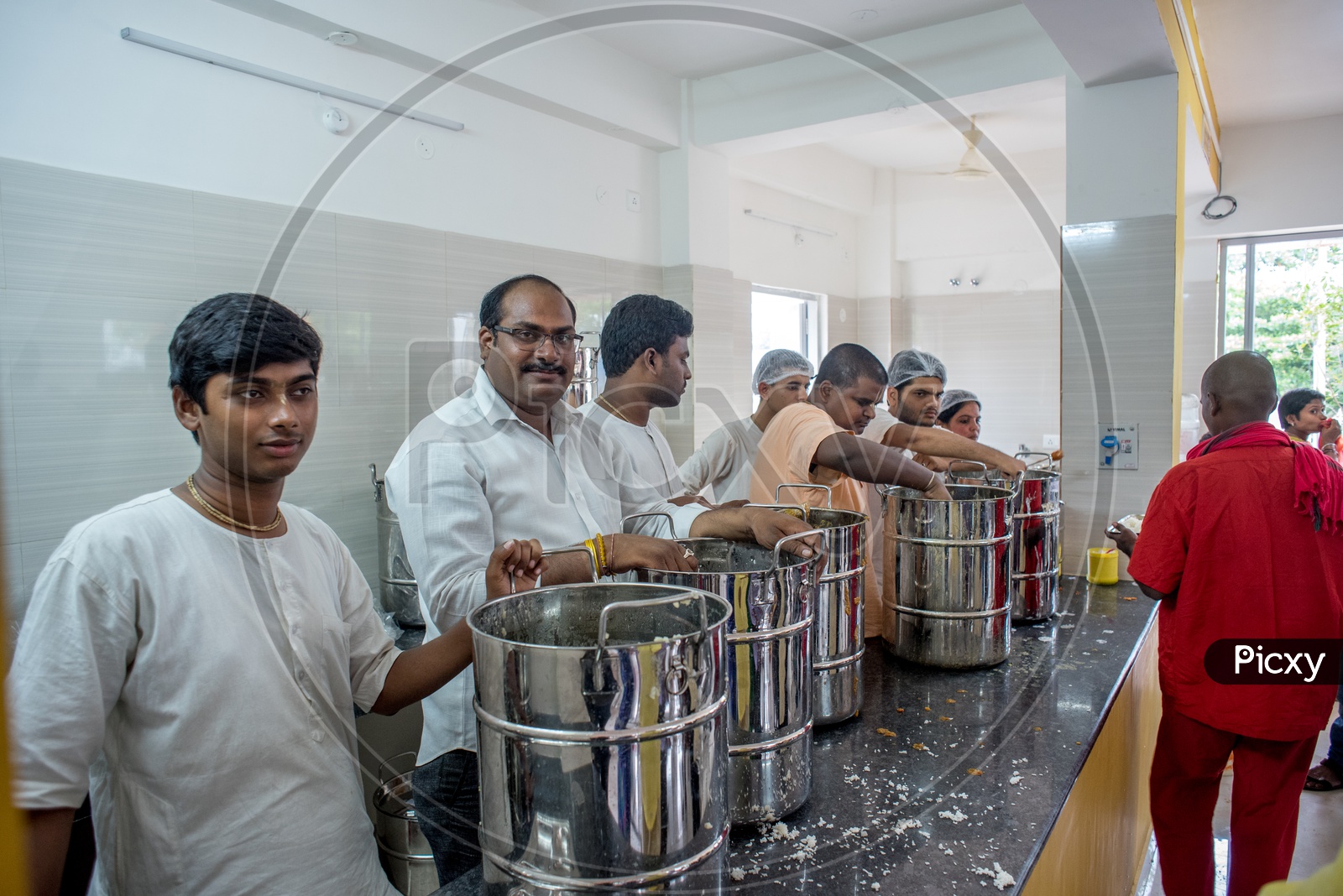 serving food in anna canteen