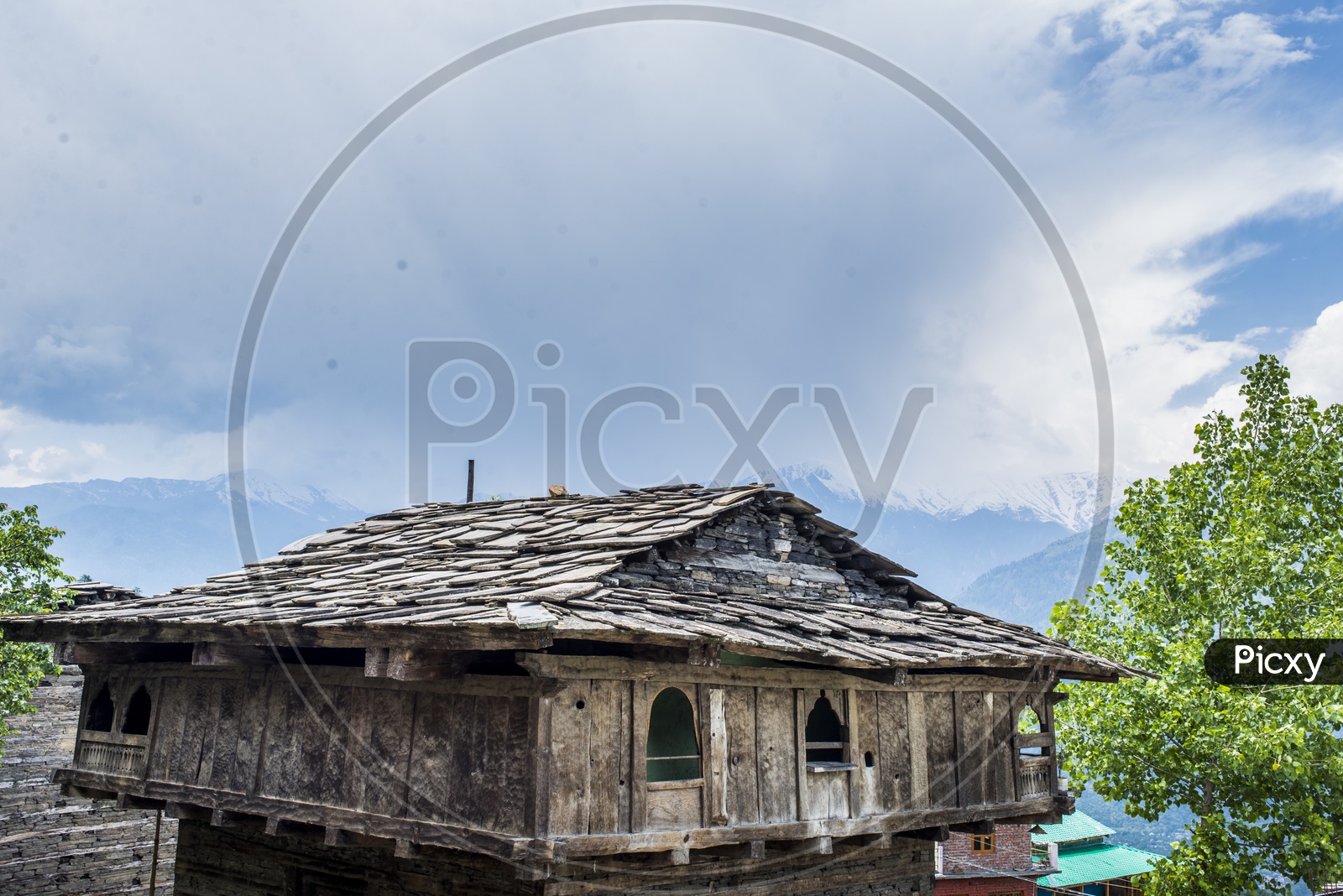 House in Chandrakhani Pass Malana Village trek, Himachal Pradesh