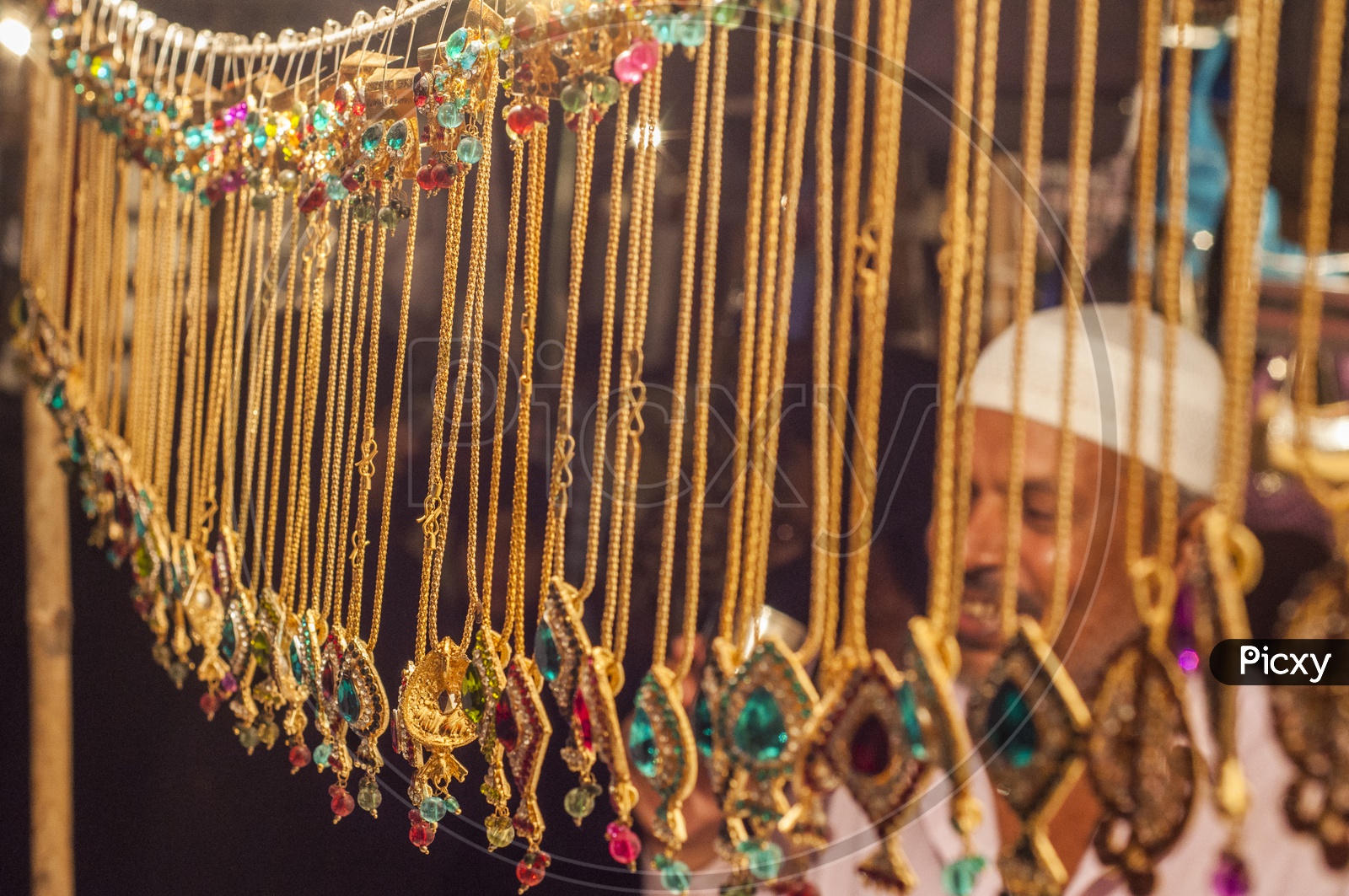 Ladies Accessories Shops around Charminar