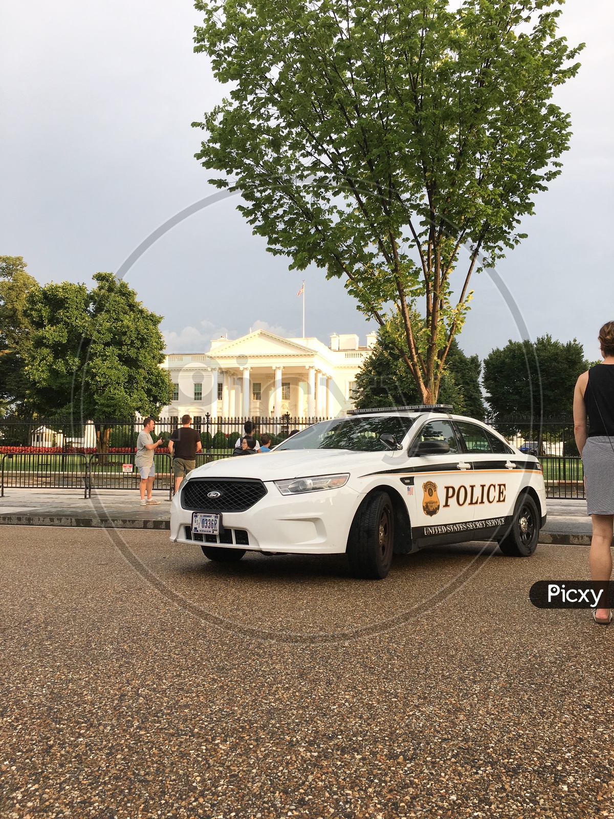 Secret Services Car at White House.