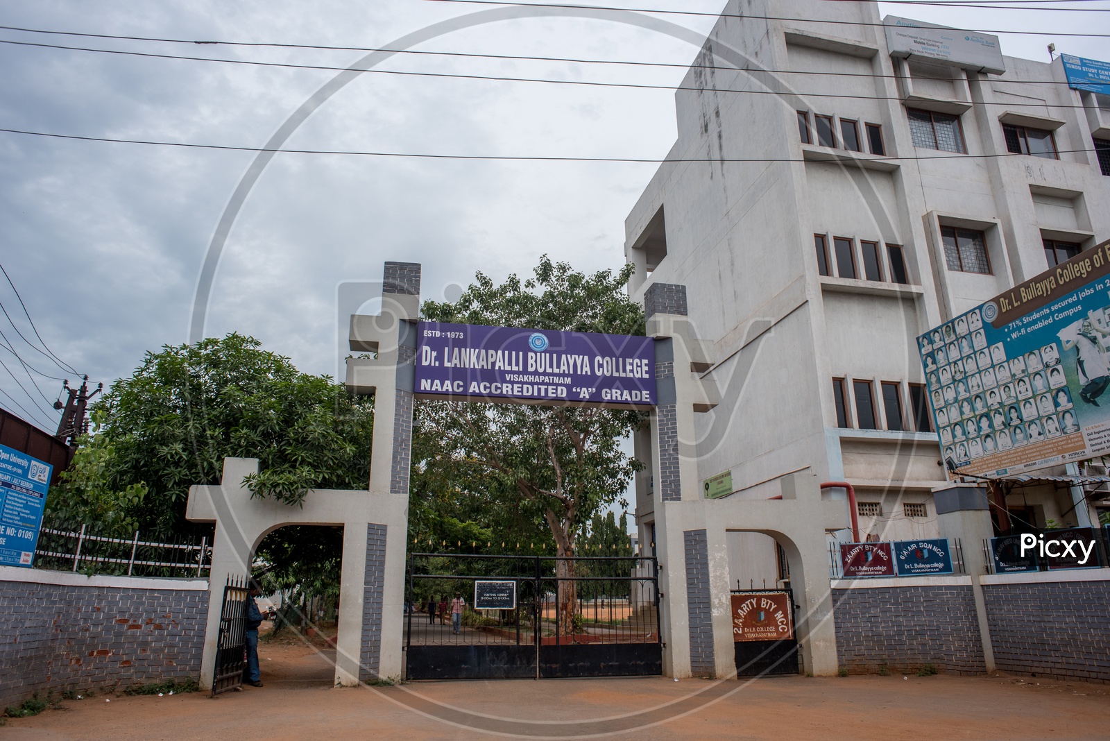 Dr. Lankapalli bullayya college