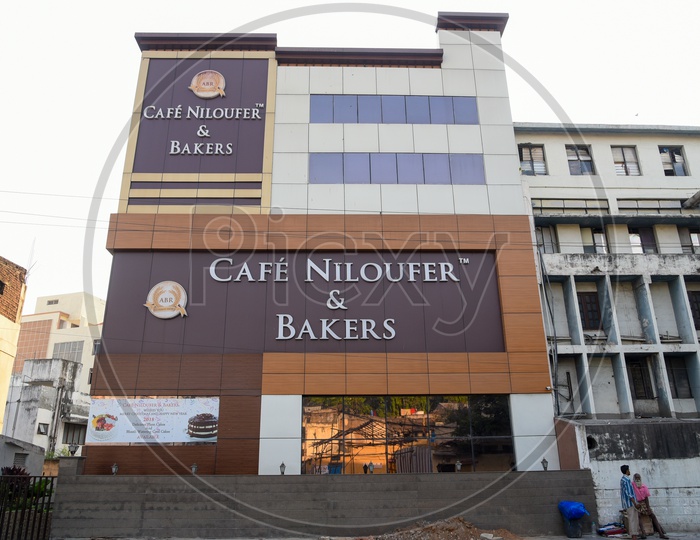 Cafe Niloufer and Bakery