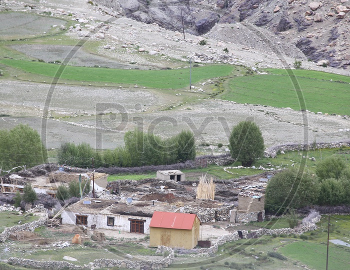 Stone Houses, Diskit Monastery