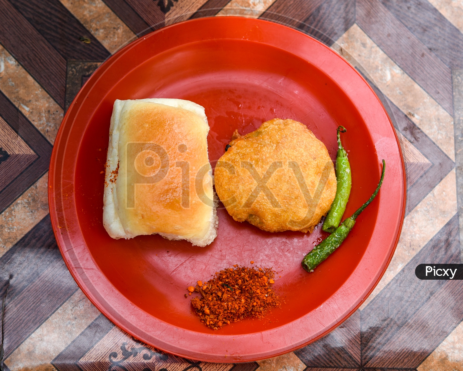 Vada Pav - The staple fast food of Maharasthra