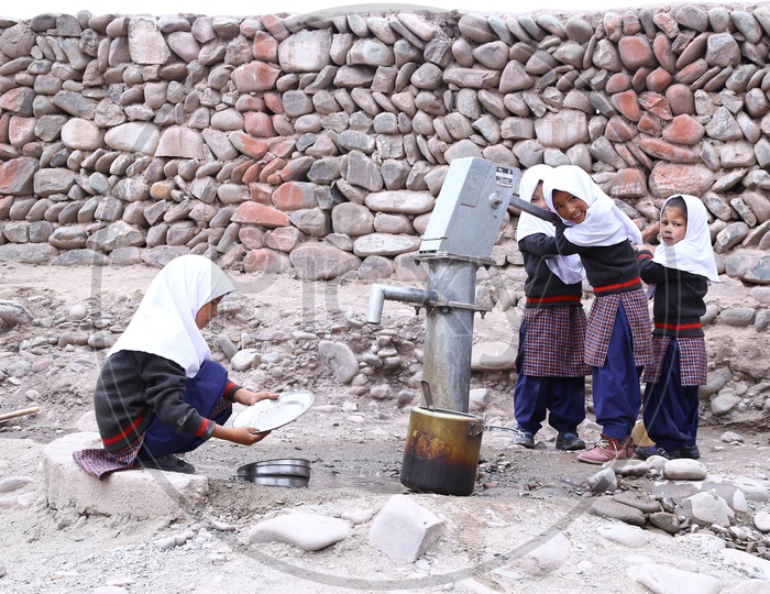Hand Water Pump, Kids/Girls