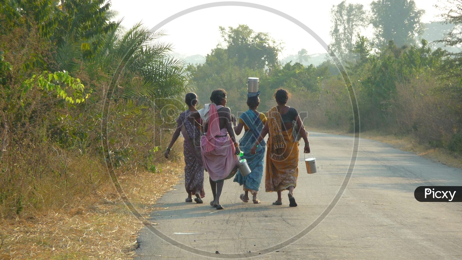 Women on road to Seethampeta