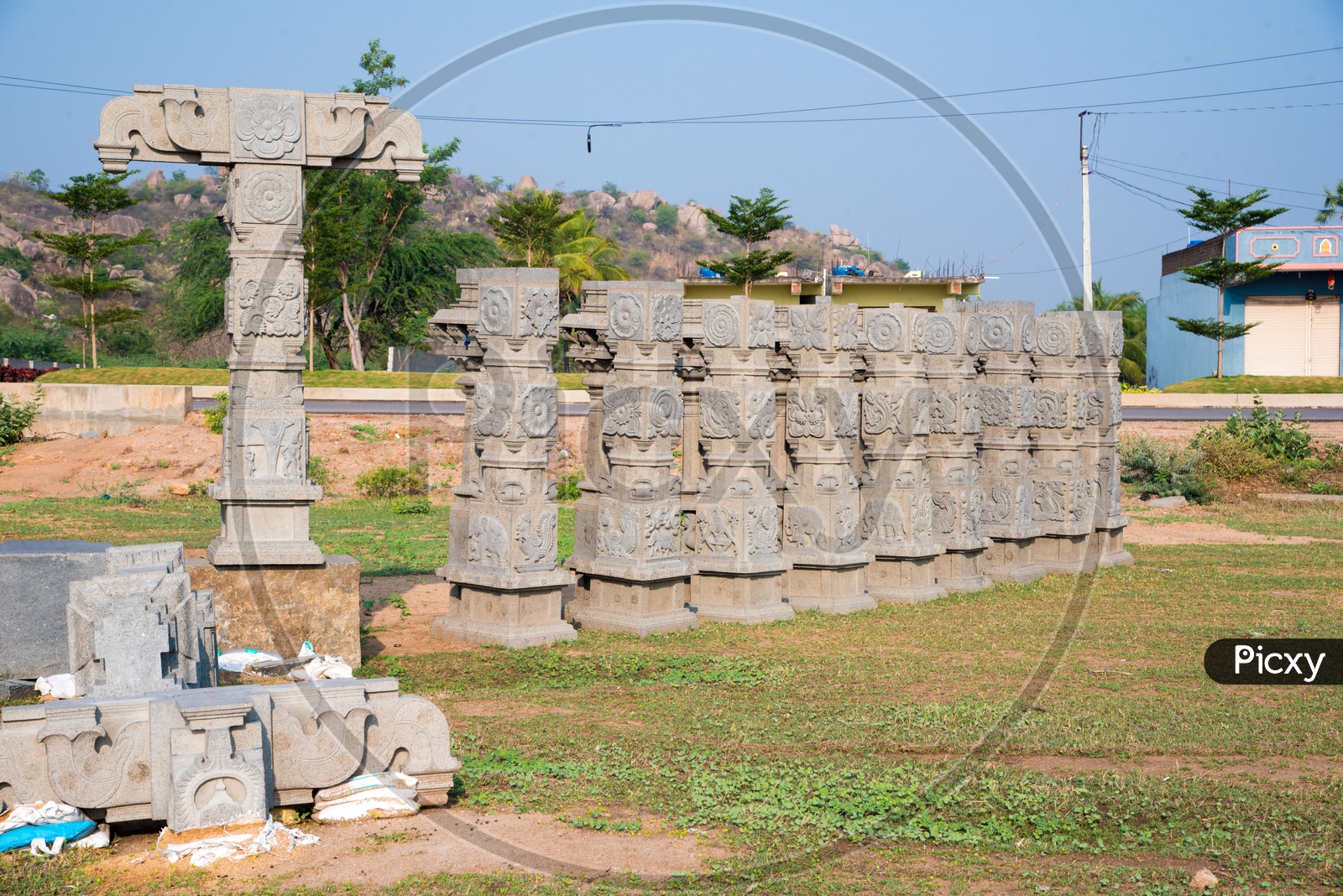 Art Engraved Pillars for Yadagirigutta Temple