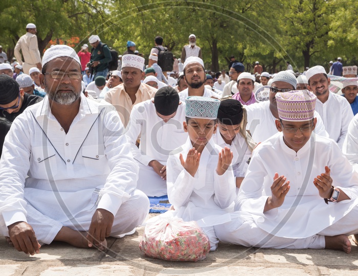 Offering prayers during Eid