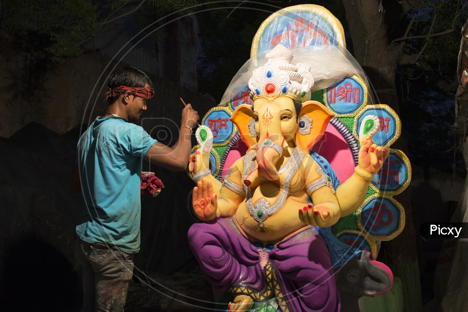 Making Ganapati in Dhoolpet