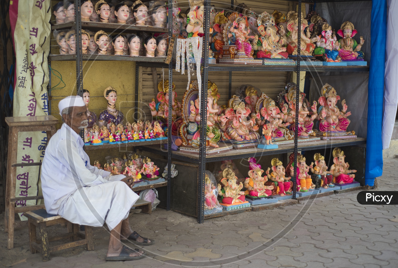 Ganesh Idols for sale in Mumbai